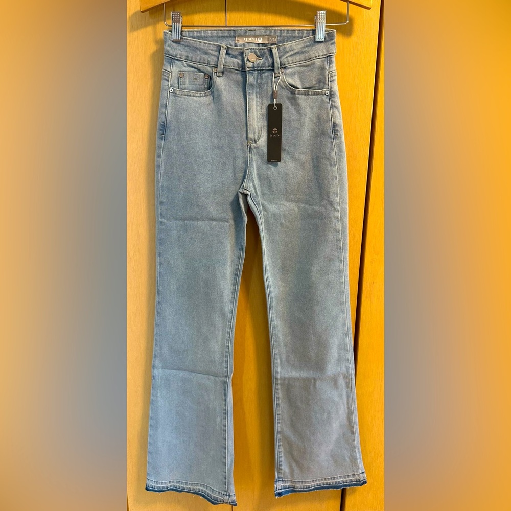 Tractr High-Rise Flare Leg Jeans - NWT